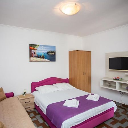 Apartments Jelena Улцинь Экстерьер фото